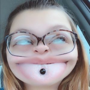 Meet your Posher, Taysia